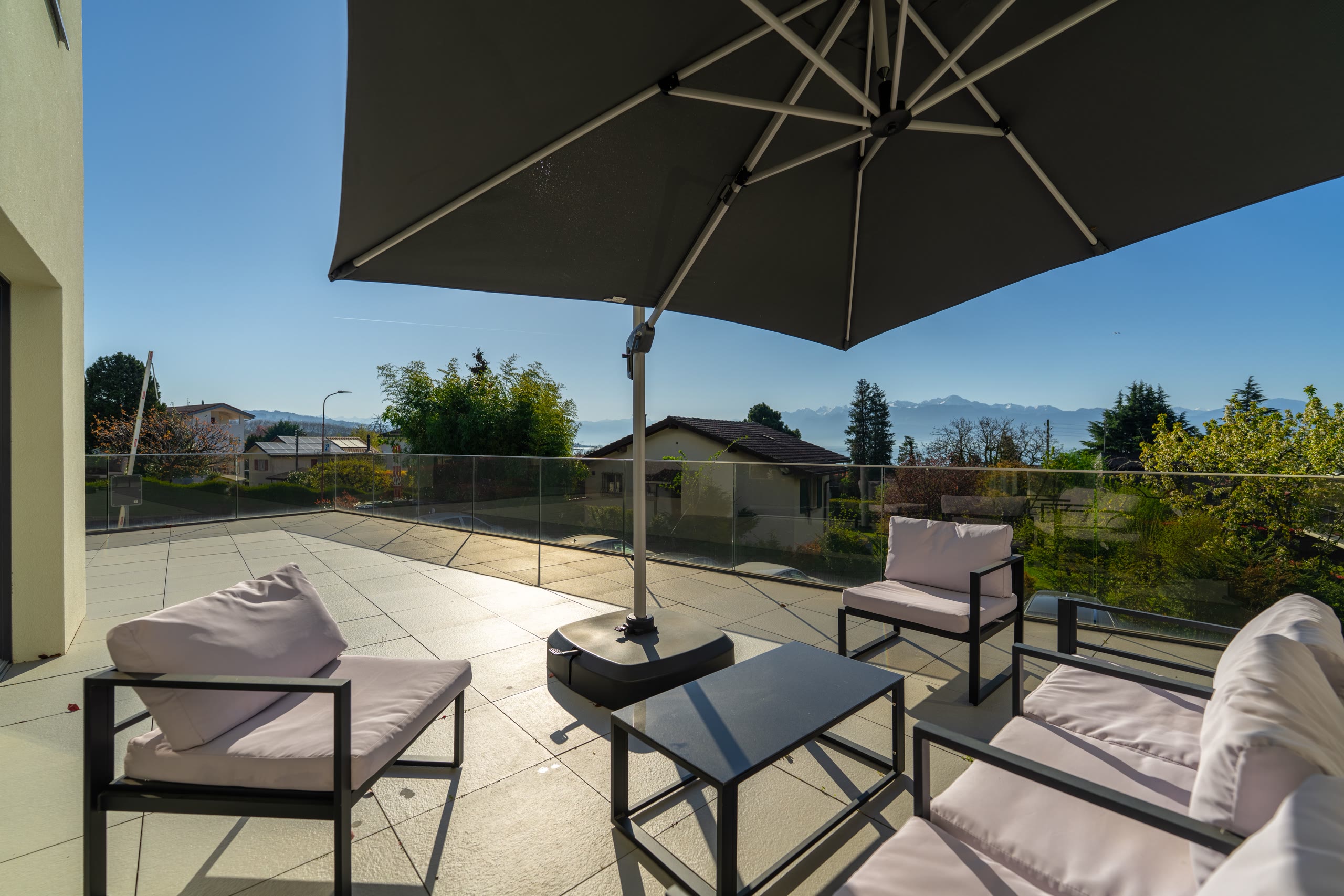Terrace Suite — Terrasse privée, vue lac