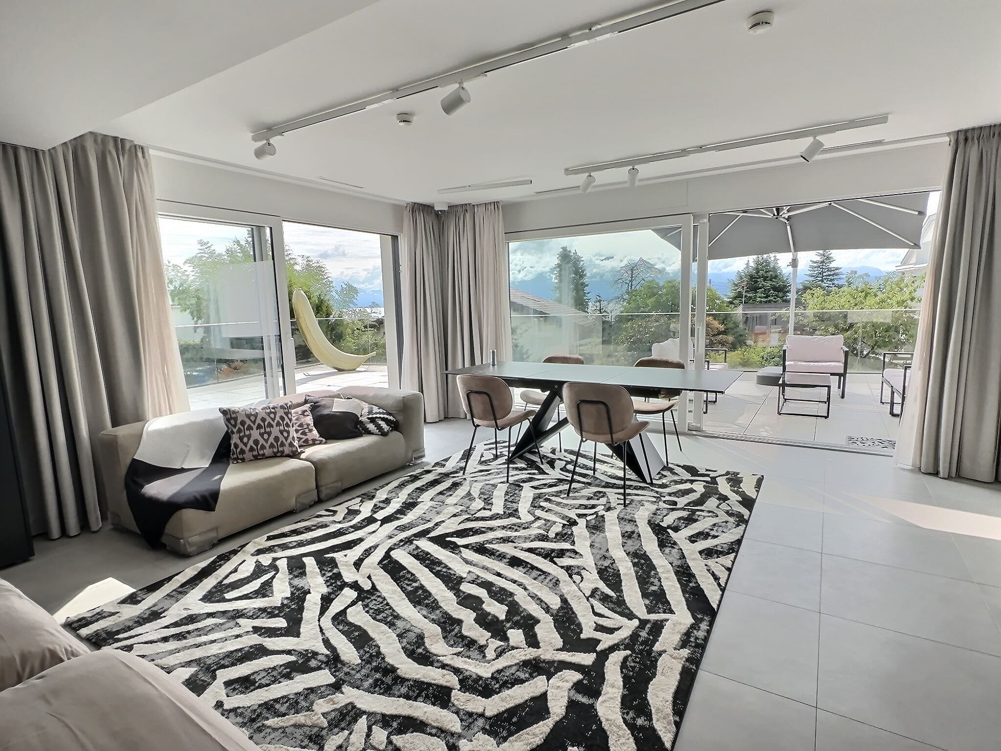 Terrace Suite — Salon ouvert sur la terrasse